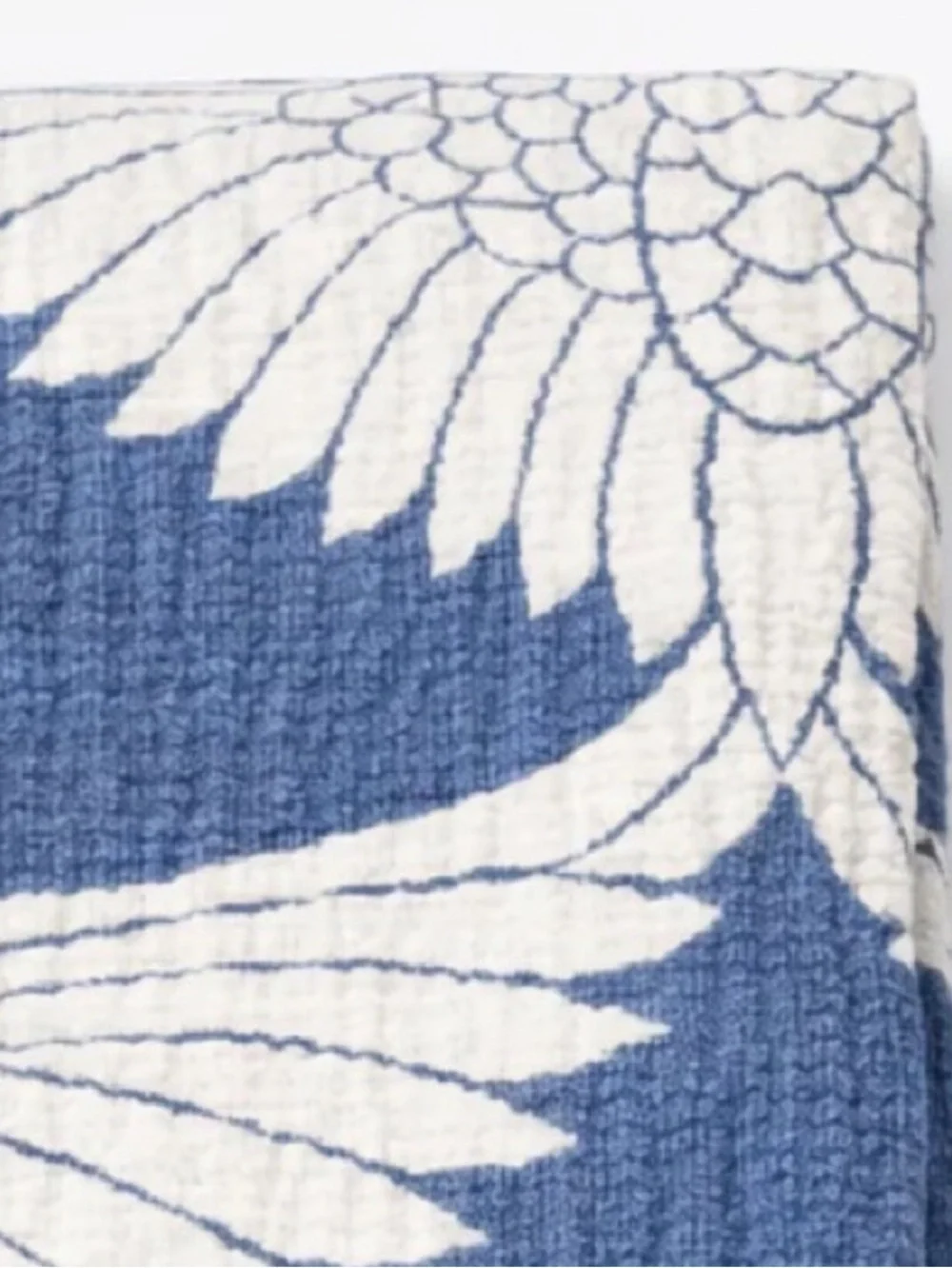 Viral 2026 Birds Jacquard Weave Reversible New With Tags 55 x 75 Soundside Blue